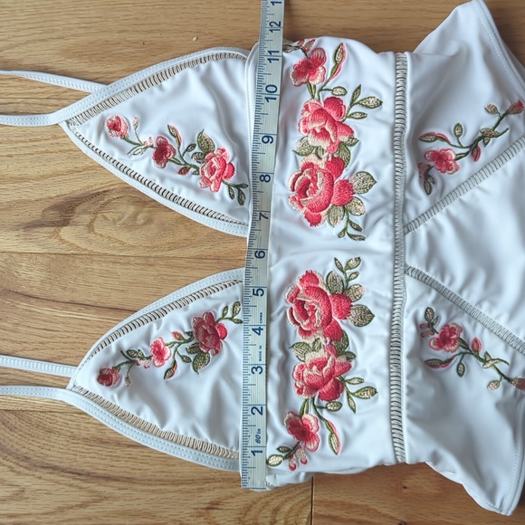 TOBI.  'Belong to You.' High-Cut One-piece  Floral Swimsuit. Size XS. - Picture 6 of 8